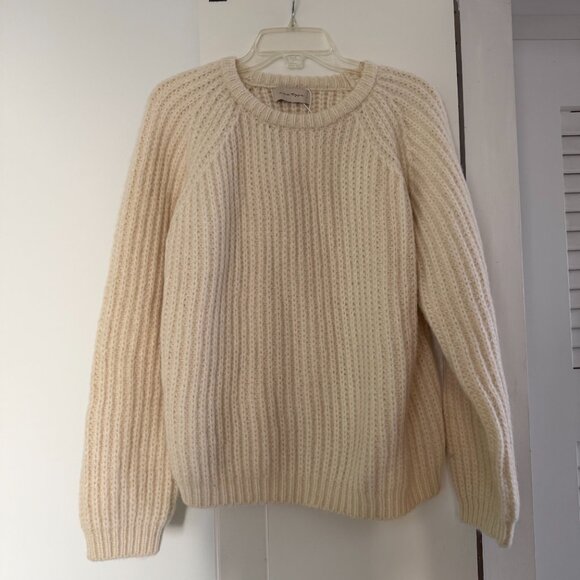Cozy Cream Knit Sweater NWT - Picture 2 of 9